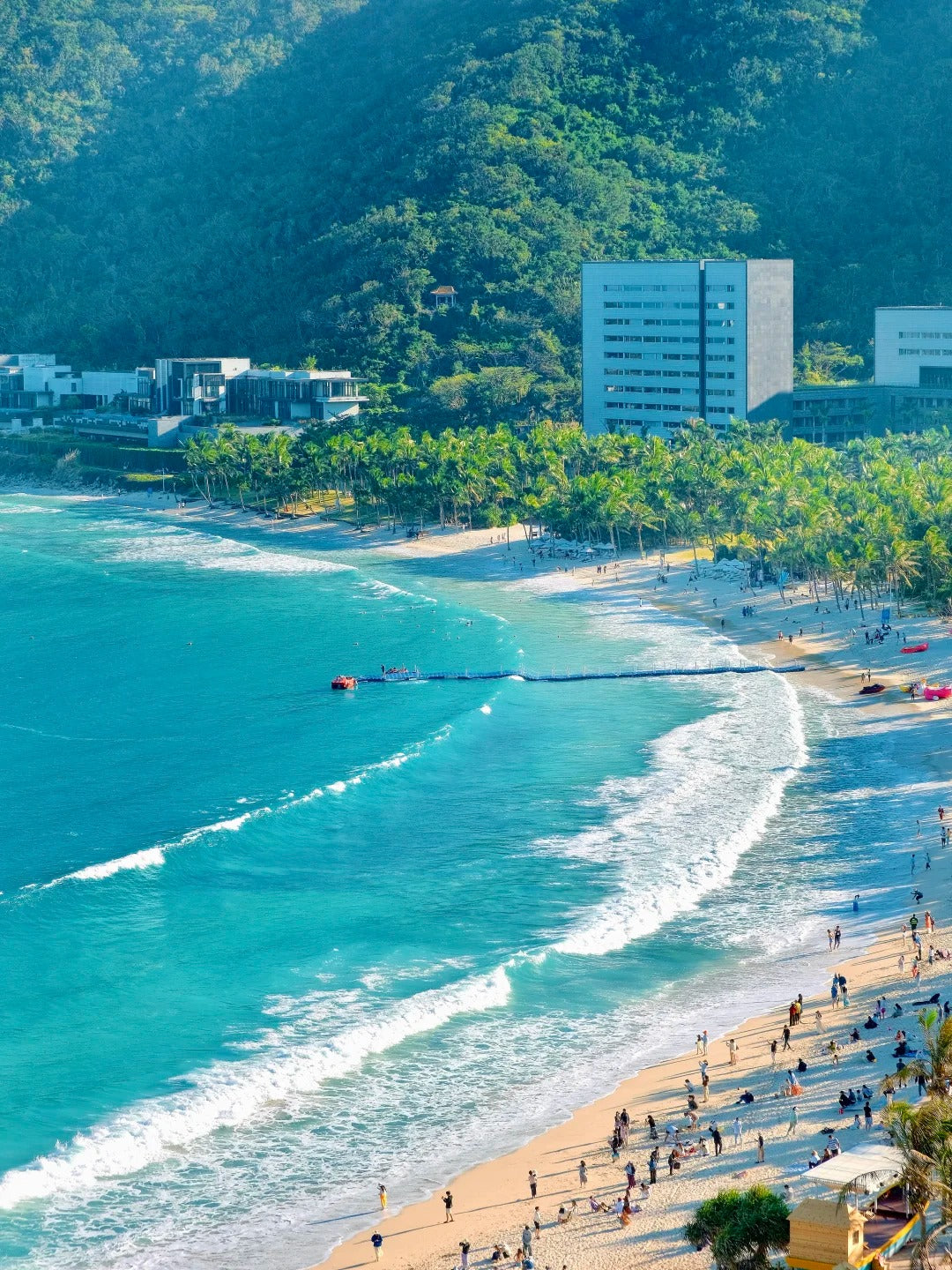 Sanya 5-Day: Between Mountains, Sea & Clouds